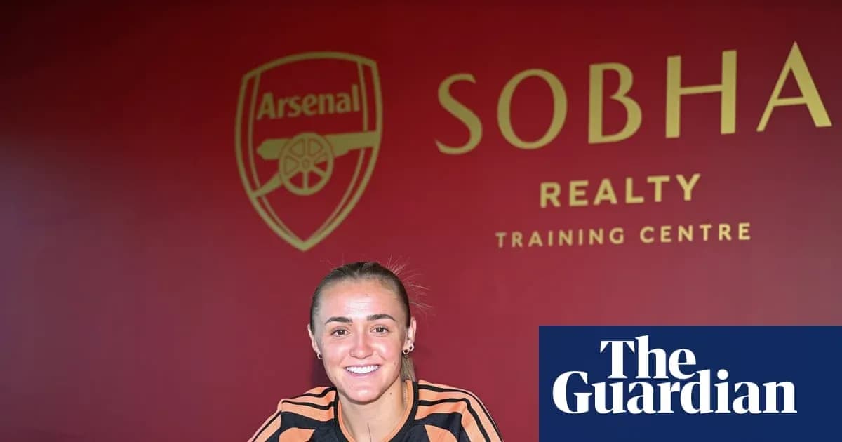 Futbolchi Arsenal trening markazida kulayotgan