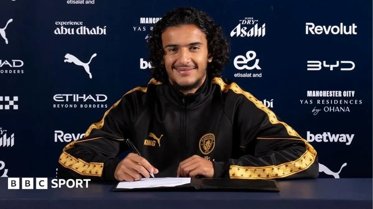 Futbolchi shartnoma imzolayotgani haqida Futbolchi shartnoma imzolayotgani haqida