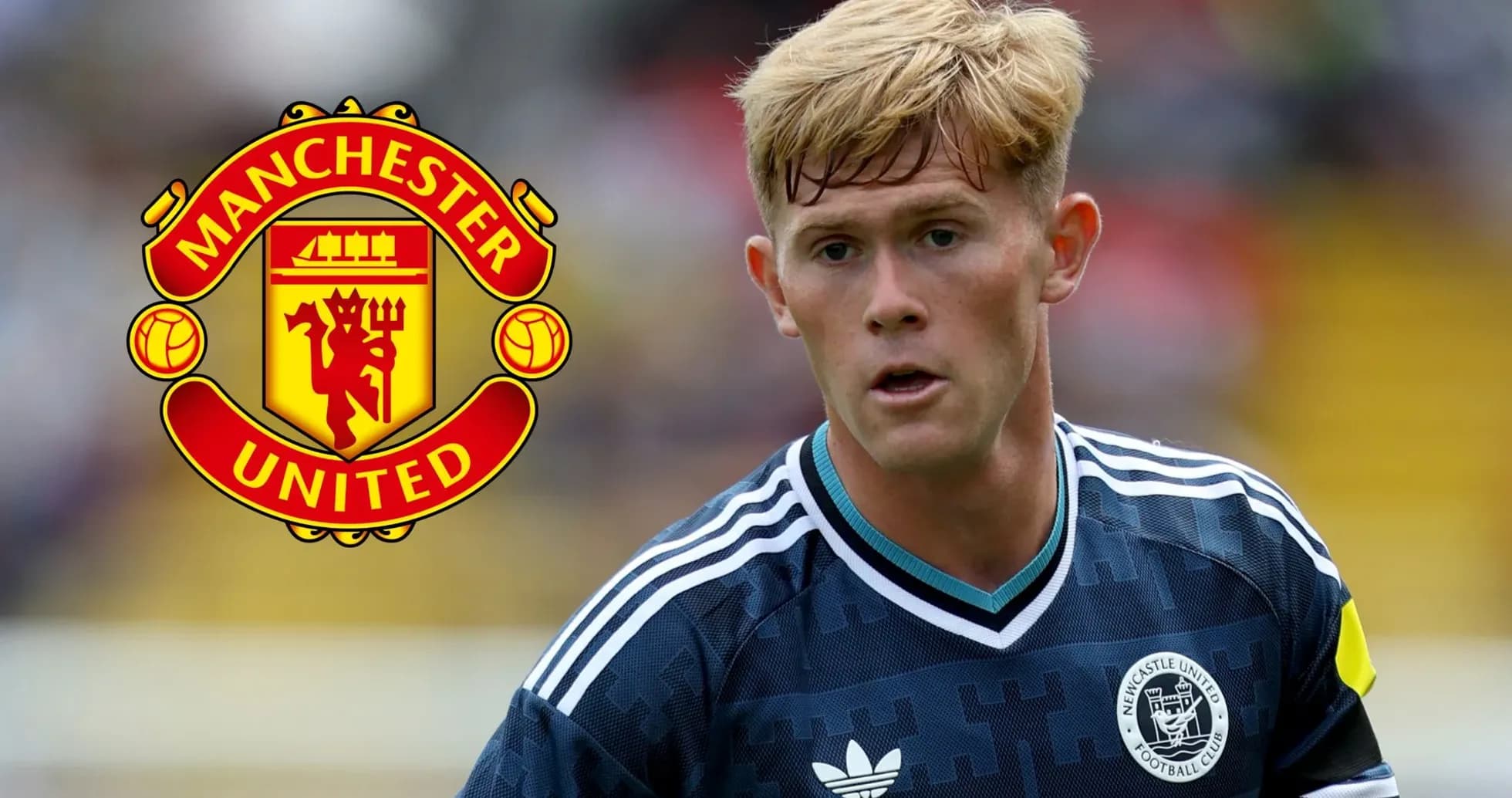 Futbolchi o'yin maydonida, Manchester United emblemasi bilan Futbolchi o'yin maydonida, Manchester United emblemasi bilan