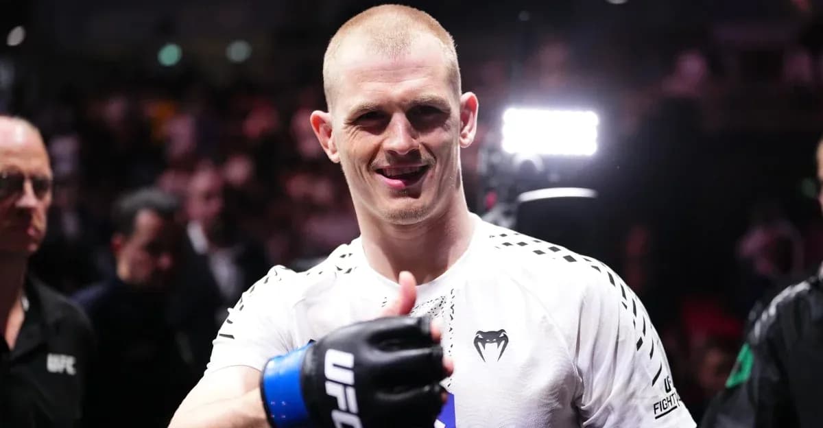 Fighter giving thumbs up before the match Fighter giving thumbs up before the match