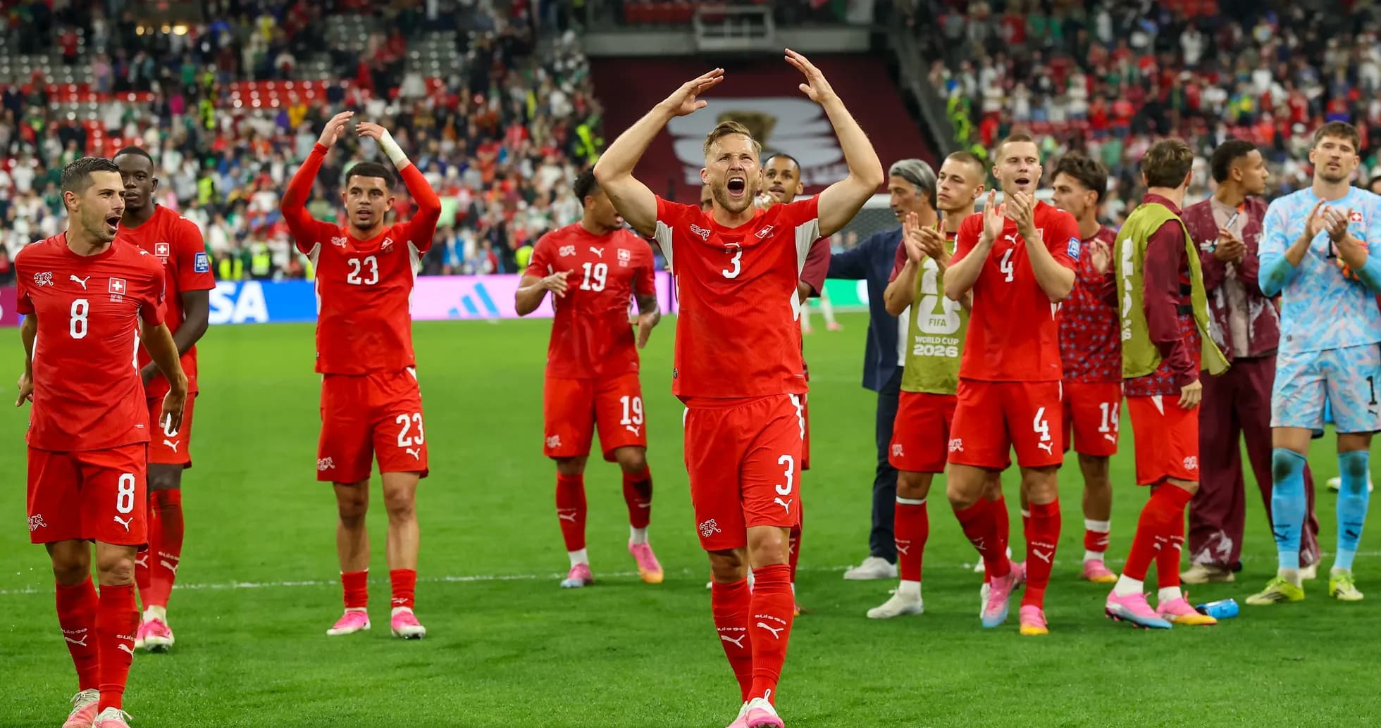Shveytsariya futbolchilari o'yin tugaganidan keyin Shveytsariya futbolchilari o'yin tugaganidan keyin