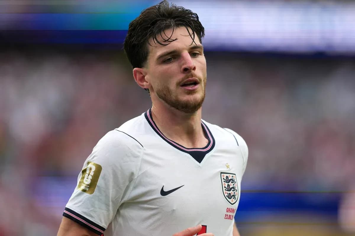 Futbolchi o'yin maydonida harakatda Futbolchi o'yin maydonida harakatda