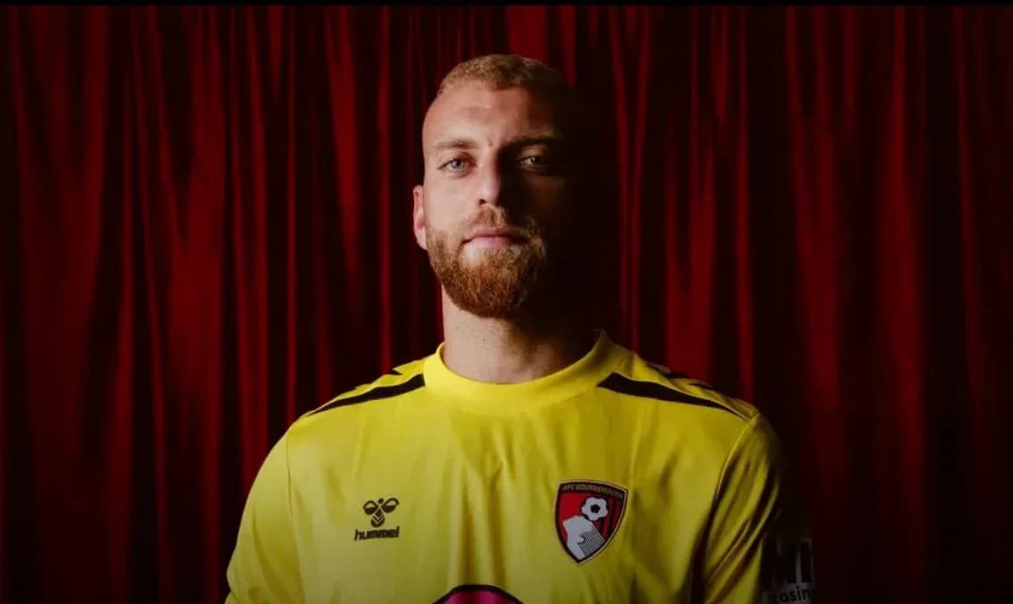 Porter wearing AFC Bournemouth goalkeeper jersey Porter wearing AFC Bournemouth goalkeeper jersey