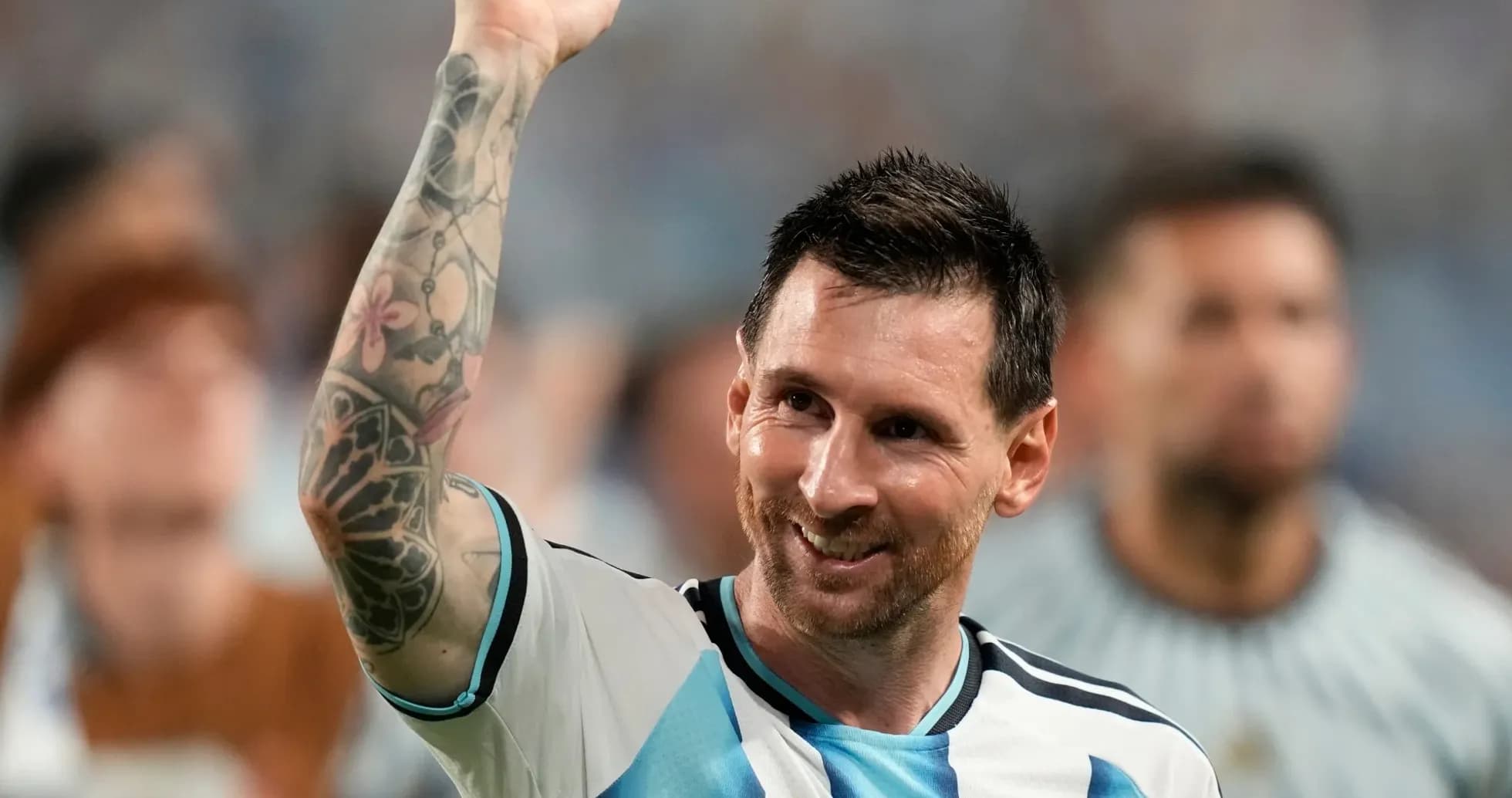 Futbolchi Lionel Messi g'alaba nishonlayapti Futbolchi Lionel Messi g'alaba nishonlayapti