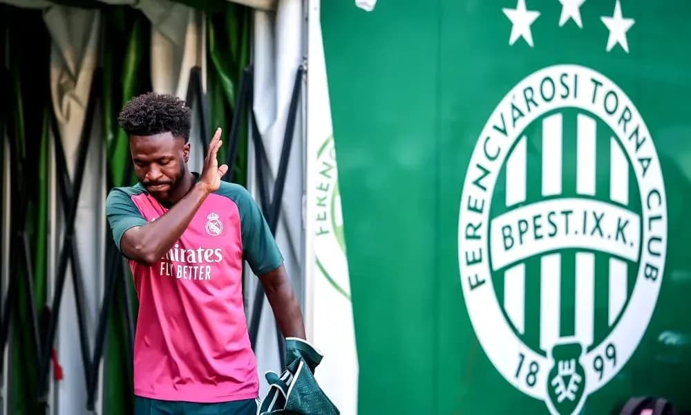 Futbolchi Ferencváros stadioniga kirayotgan paytda Futbolchi Ferencváros stadioniga kirayotgan paytda