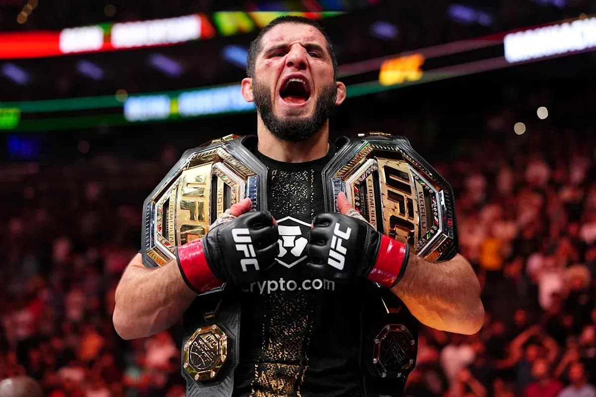 Jang'ochi chempioni bilan to'la UFC jangchisi Jang'ochi chempioni bilan to'la UFC jangchisi