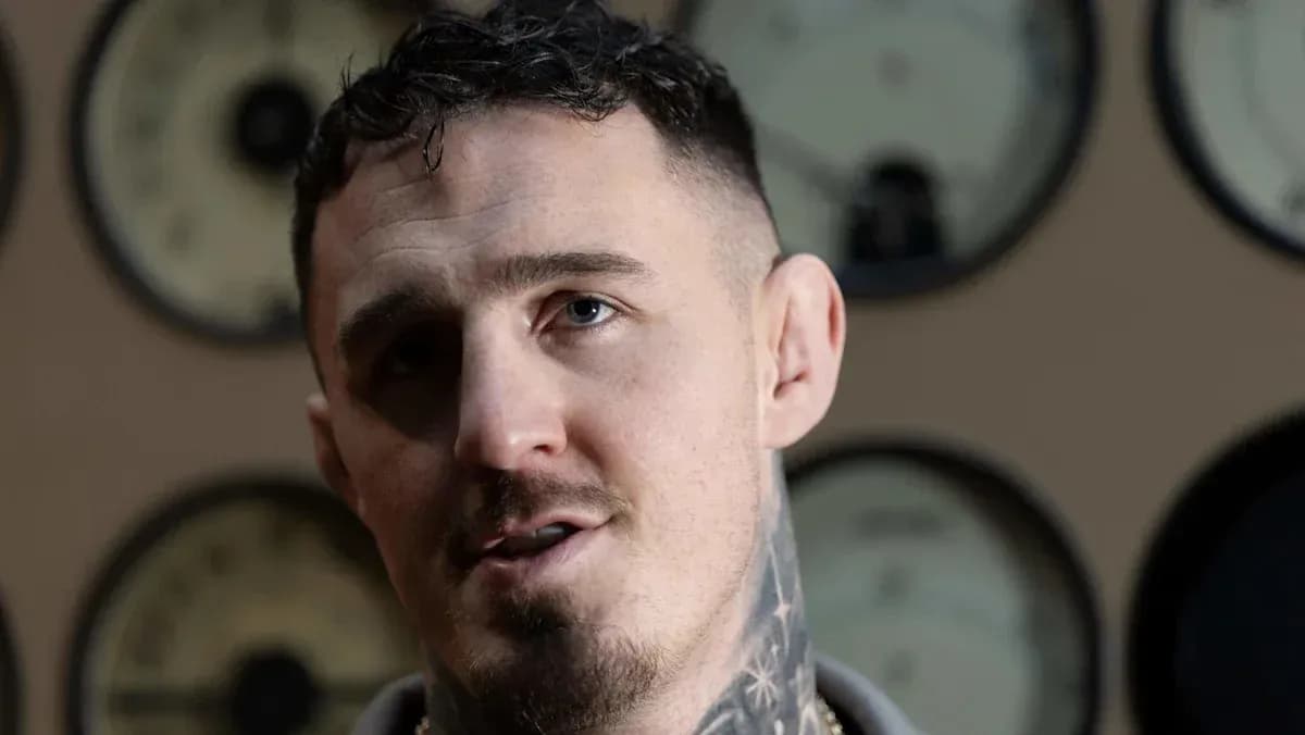 Athlete speaking in front of vintage gauges backdrop Athlete speaking in front of vintage gauges backdrop