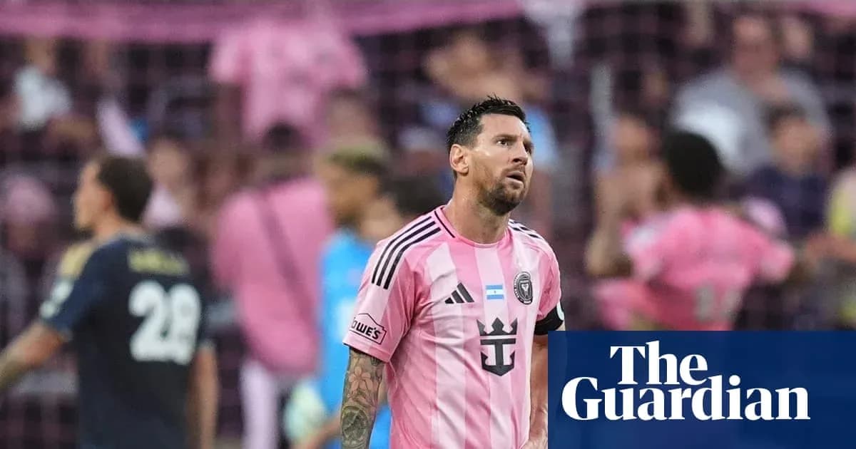 Lionel Messi in pink jersey during match Lionel Messi in pink jersey during match