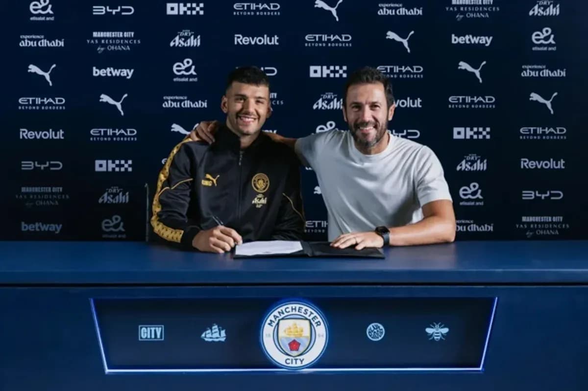 Futbolchi yangi shartnoma imzolayapti, Manchester City Futbolchi yangi shartnoma imzolayapti, Manchester City