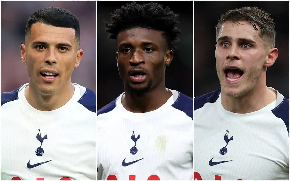 Tottenham players in team jerseys during match Tottenham players in team jerseys during match