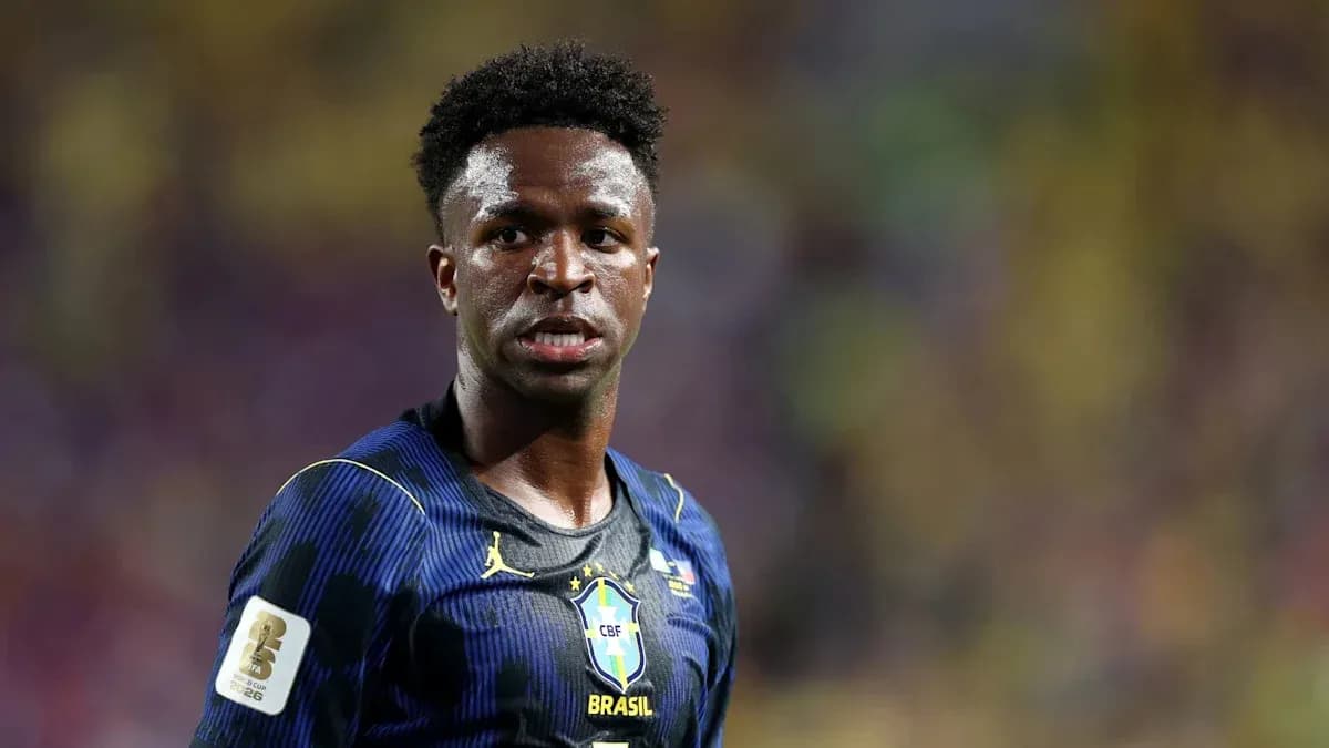 Futbolchi maydonda o'yin paytida Futbolchi maydonda o'yin paytida