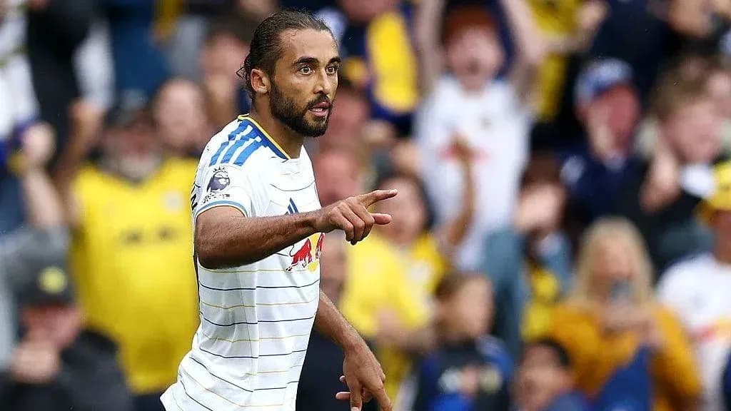 Futbolchi gol urib, muxlislar baxtiyor Futbolchi gol urib, muxlislar baxtiyor