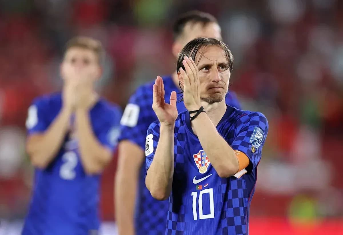 Luka Modrić applauding fans after the match Luka Modrić applauding fans after the match