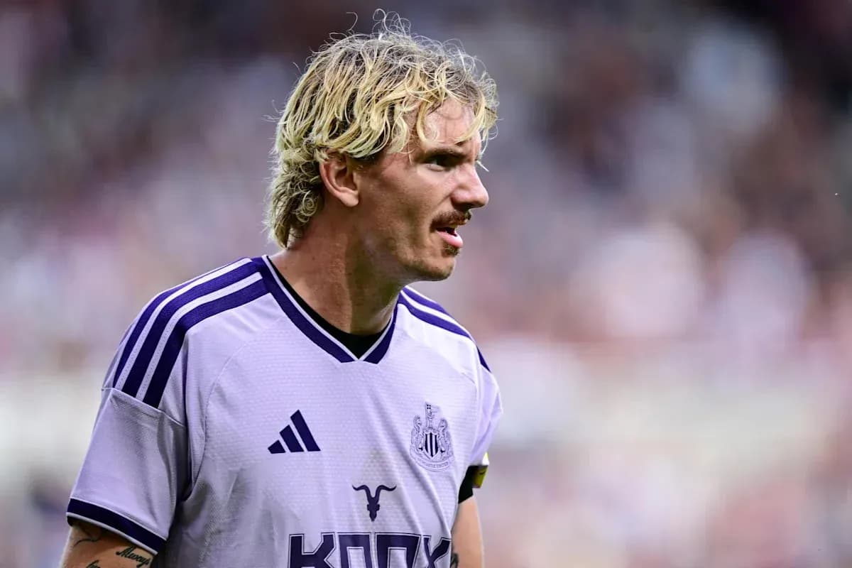 Futbolchi maydonda o'yin davomida pozitsiyada Futbolchi maydonda o'yin davomida pozitsiyada
