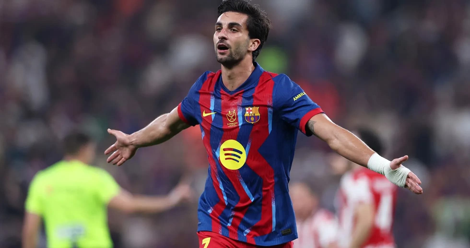 Futbolchi gol urganida nishon bilan qiyofasi Futbolchi gol urganida nishon bilan qiyofasi