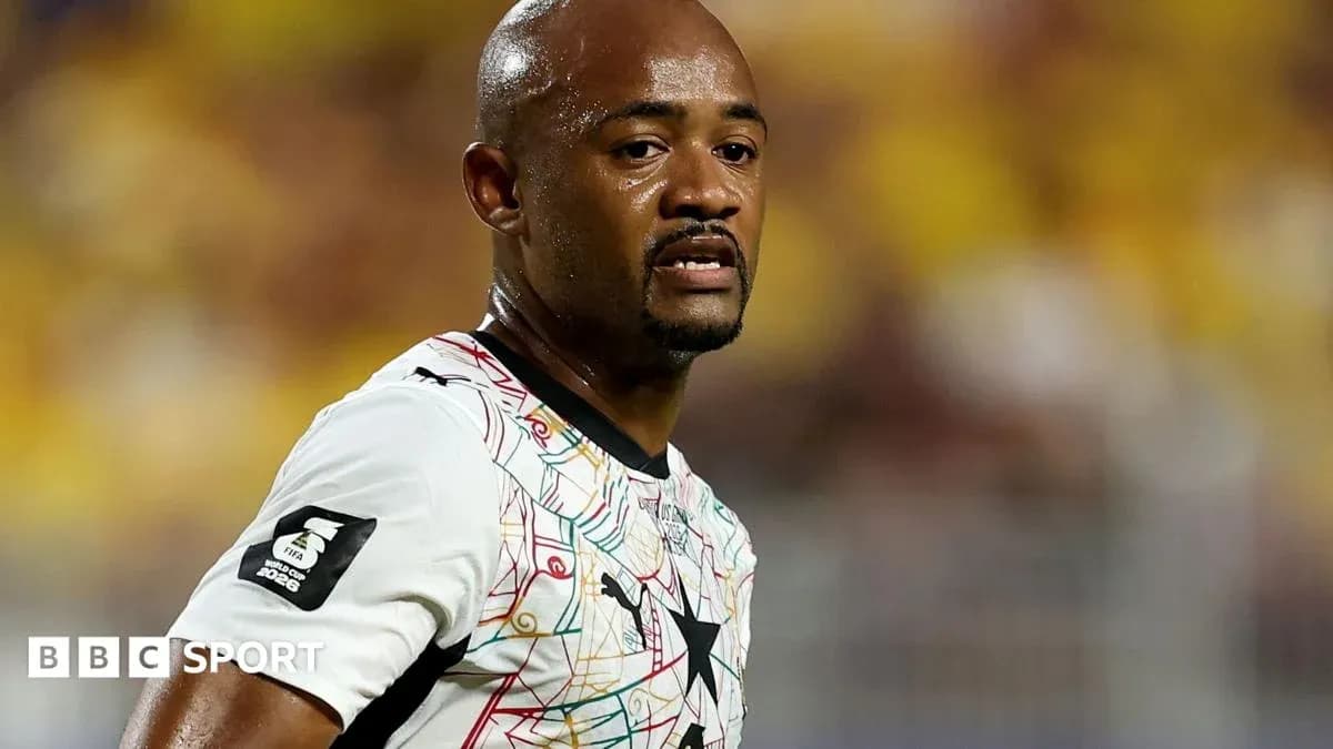 Futbolchi maydonda o'yin davomida Futbolchi maydonda o'yin davomida