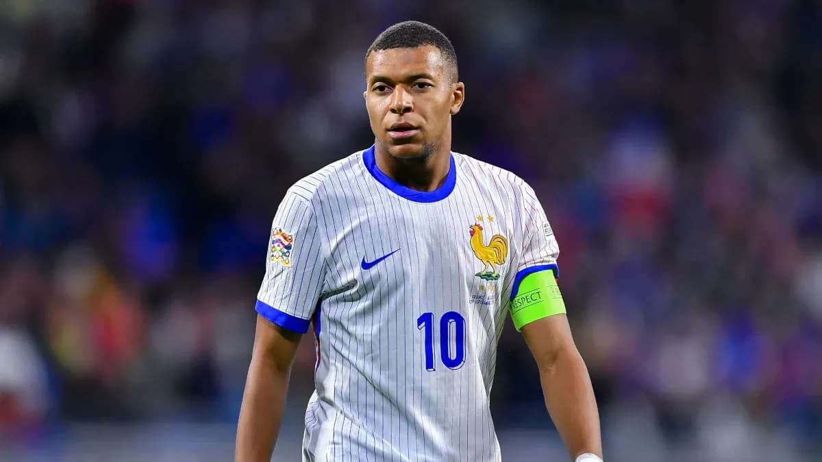 Futbolchi maydonda, Fransiya formasida Futbolchi maydonda, Fransiya formasida