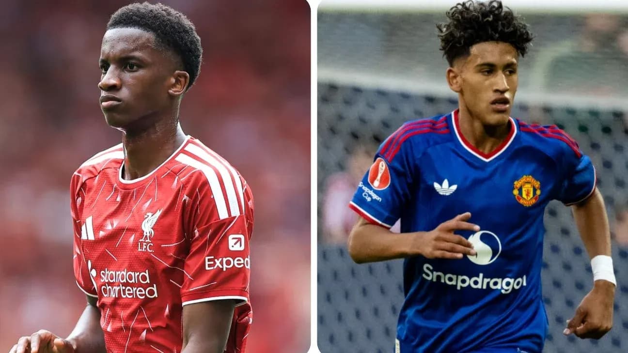 Ikkita futbolchi, biri Liverpool, biri Manchester United formasida Ikkita futbolchi, biri Liverpool, biri Manchester United formasida
