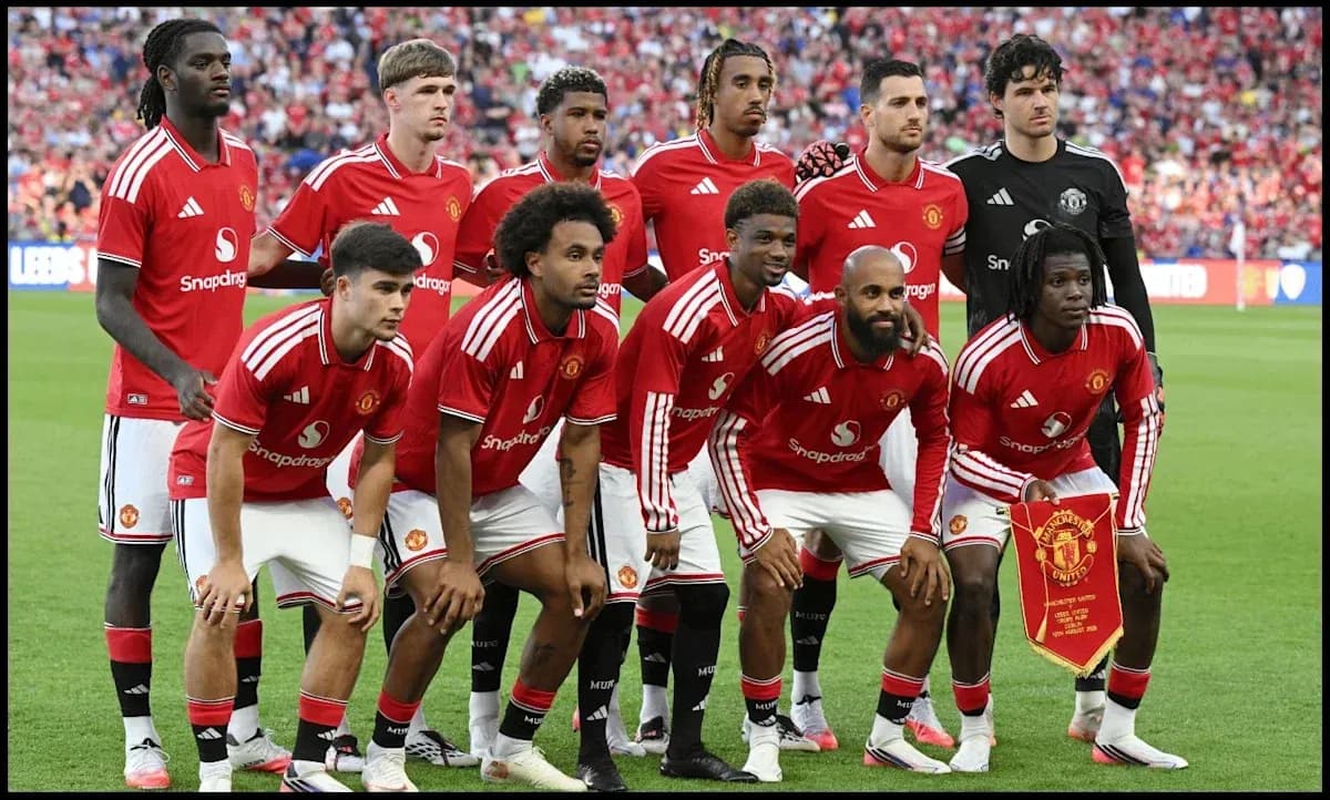 Manchester United team posing for photo before match Manchester United team posing for photo before match