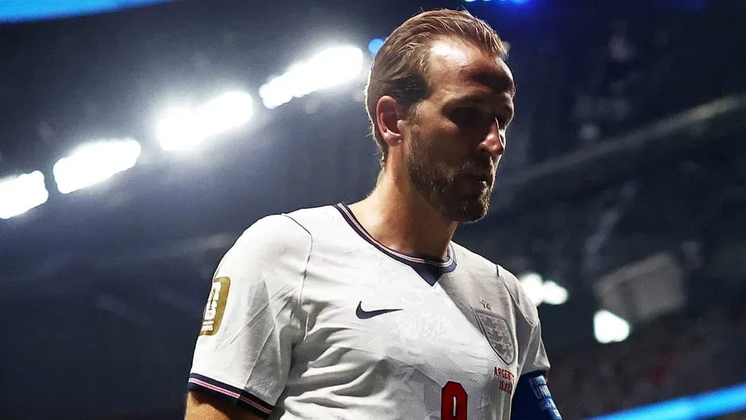 Futbolchi maydonga kirib kelayotgan payt Futbolchi maydonga kirib kelayotgan payt