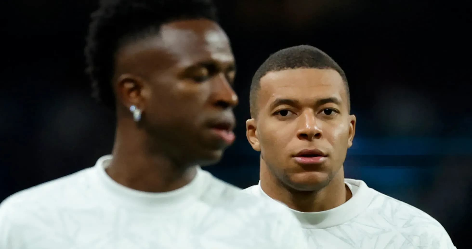 Futbolchilar treningda, Vinicius va Mbappe yaqinlashmoqda Futbolchilar treningda, Vinicius va Mbappe yaqinlashmoqda