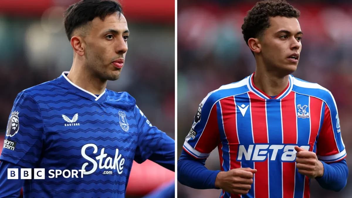 Everton and Crystal Palace players in team jerseys Everton and Crystal Palace players in team jerseys
