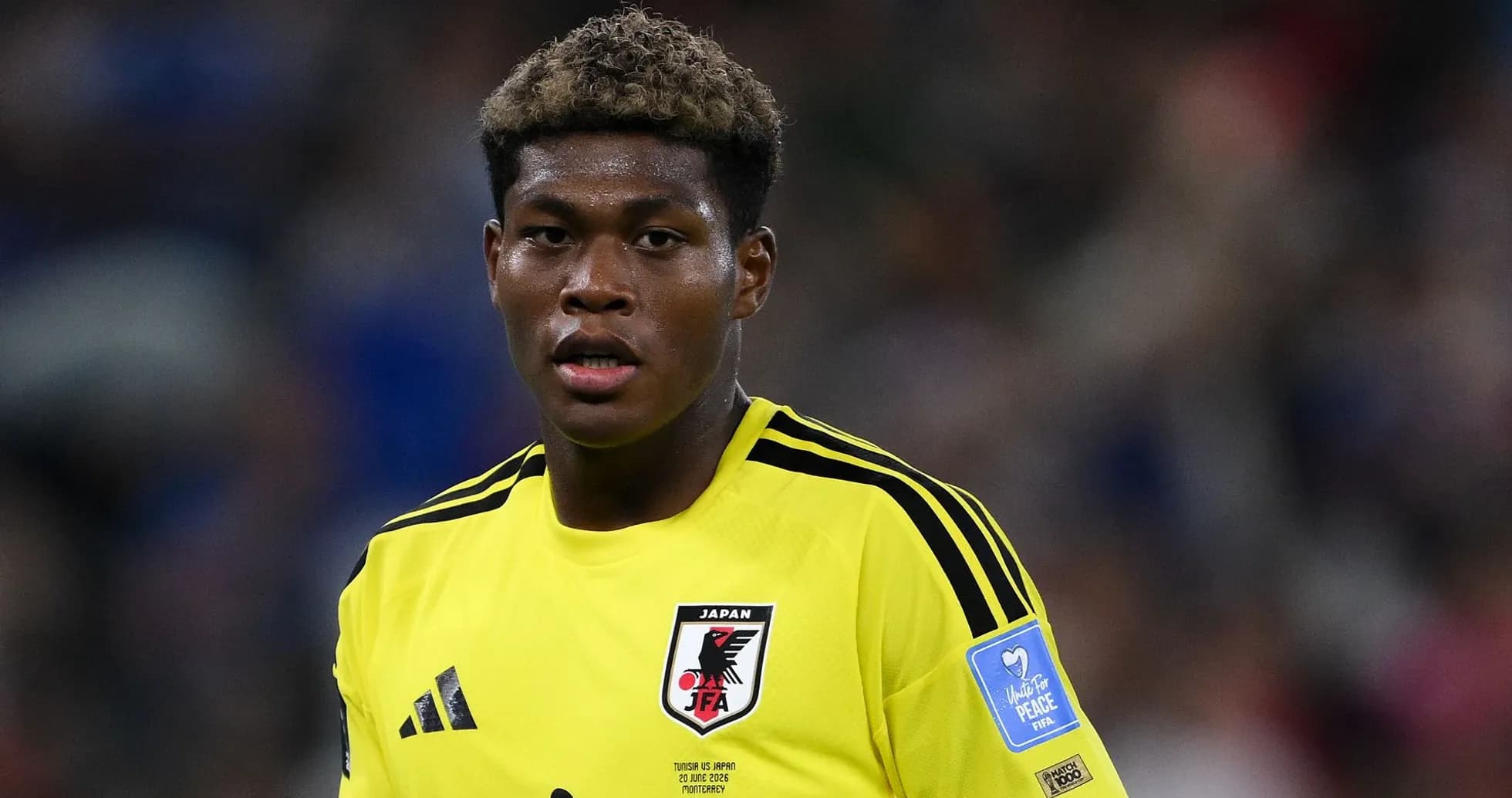 Futbolchi Japan terma jamoasi formasida Futbolchi Japan terma jamoasi formasida