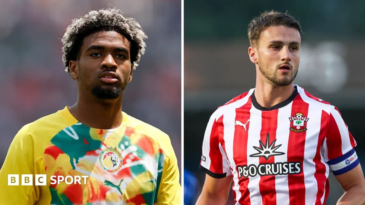 Ikkita futbolchi, biri Senegal, biri Southampton formasida Ikkita futbolchi, biri Senegal, biri Southampton formasida