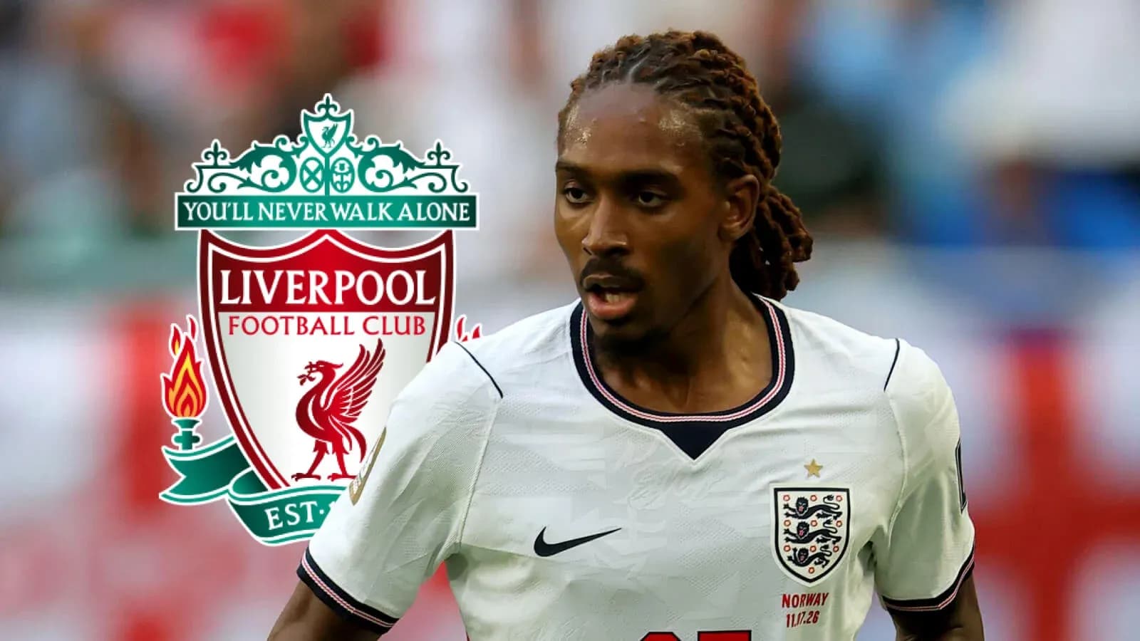 Futbolchi maydonda harakatda, Liverpool logosi bilan Futbolchi maydonda harakatda, Liverpool logosi bilan