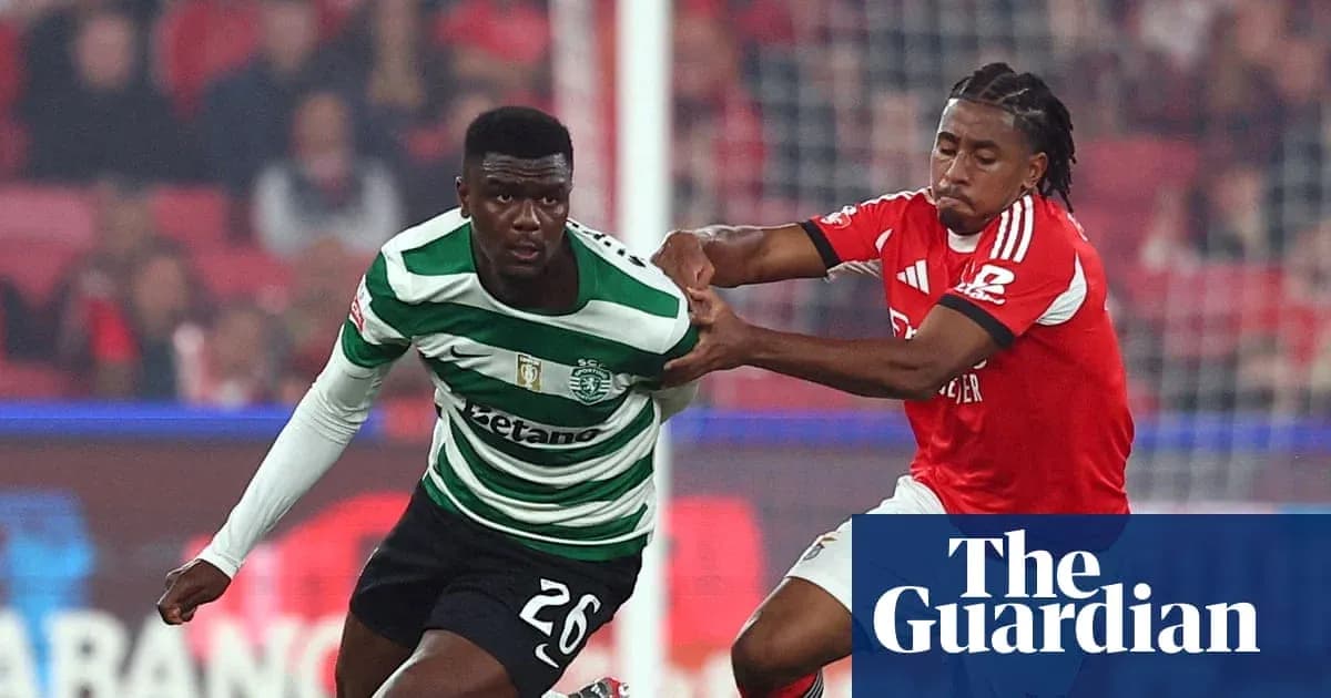Sporting player evading Benfica opponent during match Sporting player evading Benfica opponent during match