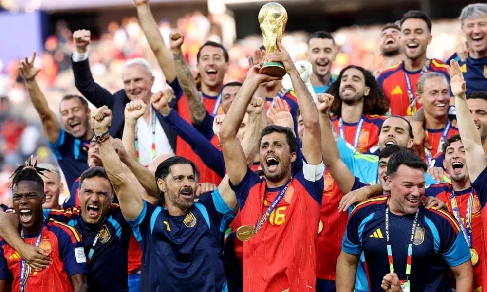 Ispaniya terma jamoasi jahon chempionligini nishonlamoqda Ispaniya terma jamoasi jahon chempionligini nishonlamoqda