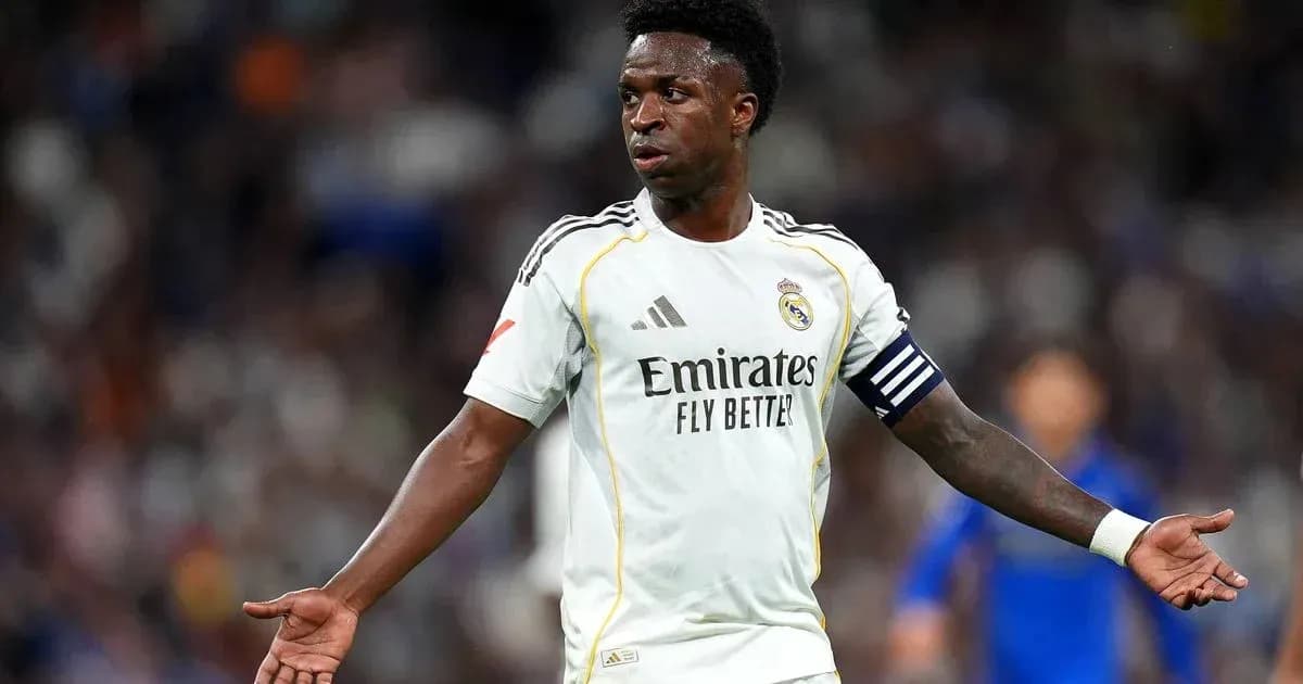 Futbolchi maydonda harakatda, Real Madrid formasi Futbolchi maydonda harakatda, Real Madrid formasi