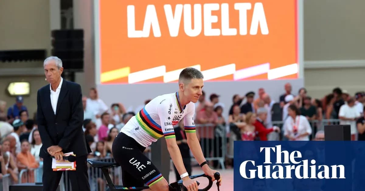 Velosipedchi sahnada La Vuelta oldida tayyorlanmoqda Velosipedchi sahnada La Vuelta oldida tayyorlanmoqda